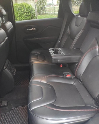 Jeep Cherokee cena 85000 przebieg: 168100, rok produkcji 2019 z Lubartów małe 596